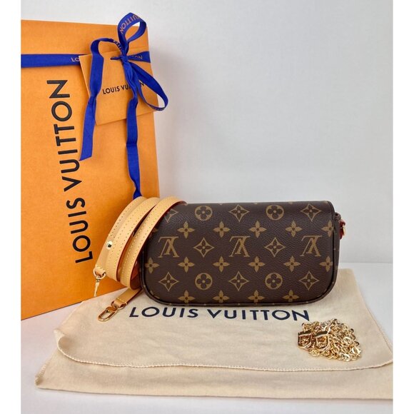 Louis Vuitton Monogram Ivy Wallet on a Chain Shoulder Bag - Picture 2 of 15